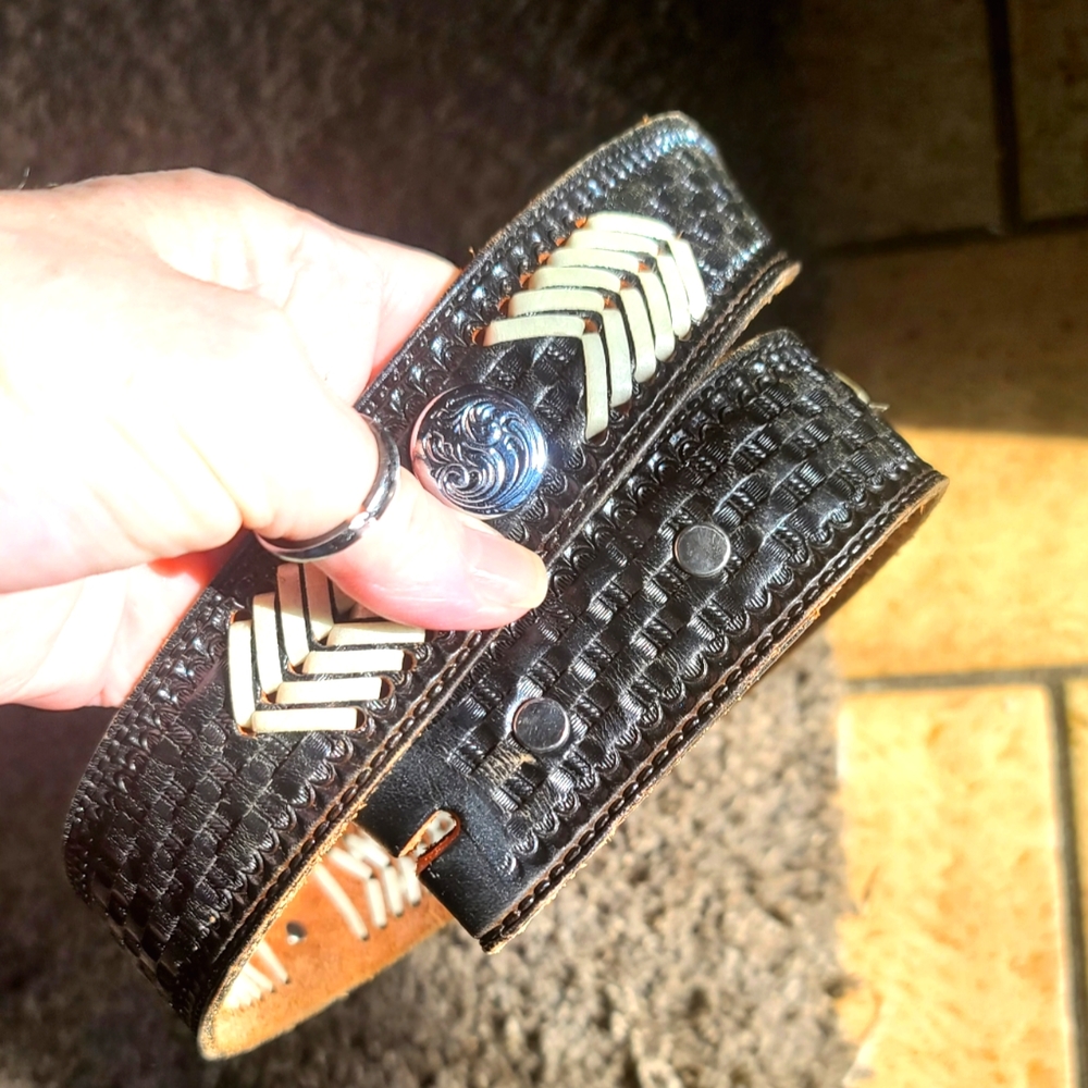 Black & white handmade leather western tribal belt 26" w/silver buttons - Picture 1 of 3
